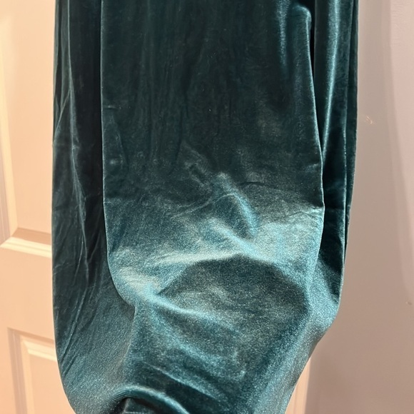 ANNEKLEIN VELVET DRESS EMERALD - Picture 3 of 8